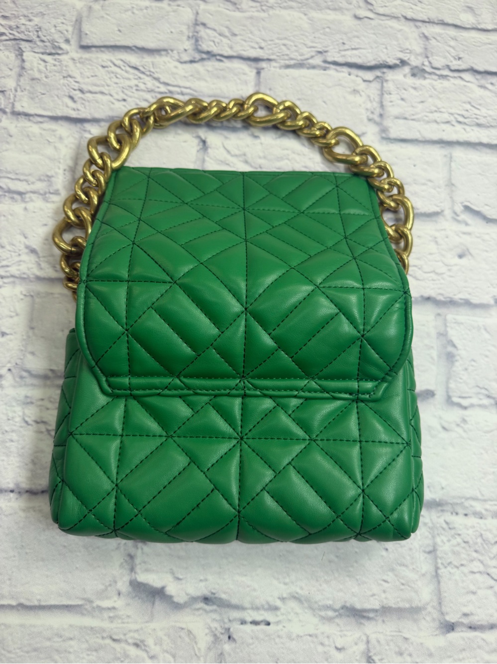 NWT Zara Green Quilted Shoulder Bag with Gold Chain Strap. Statement Bag. - Picture 4 of 8